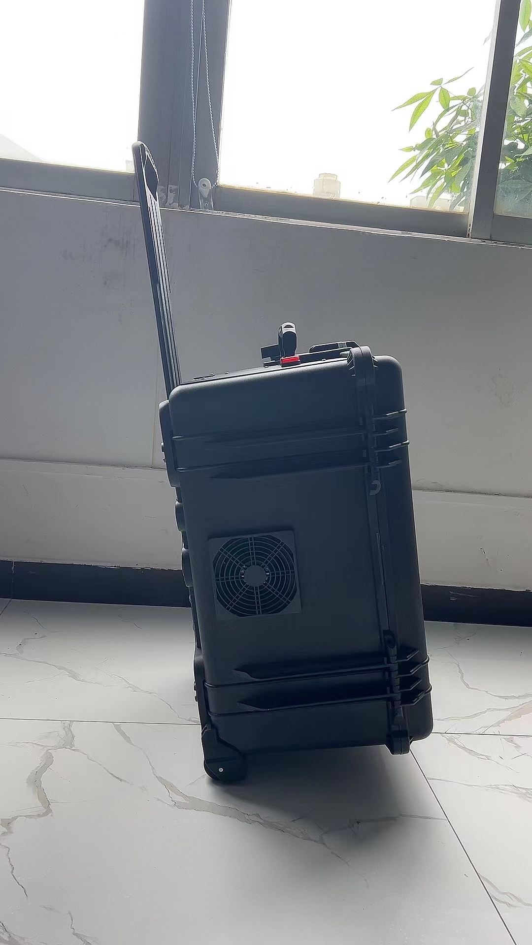 紫云手拉箱型移动通信干扰器